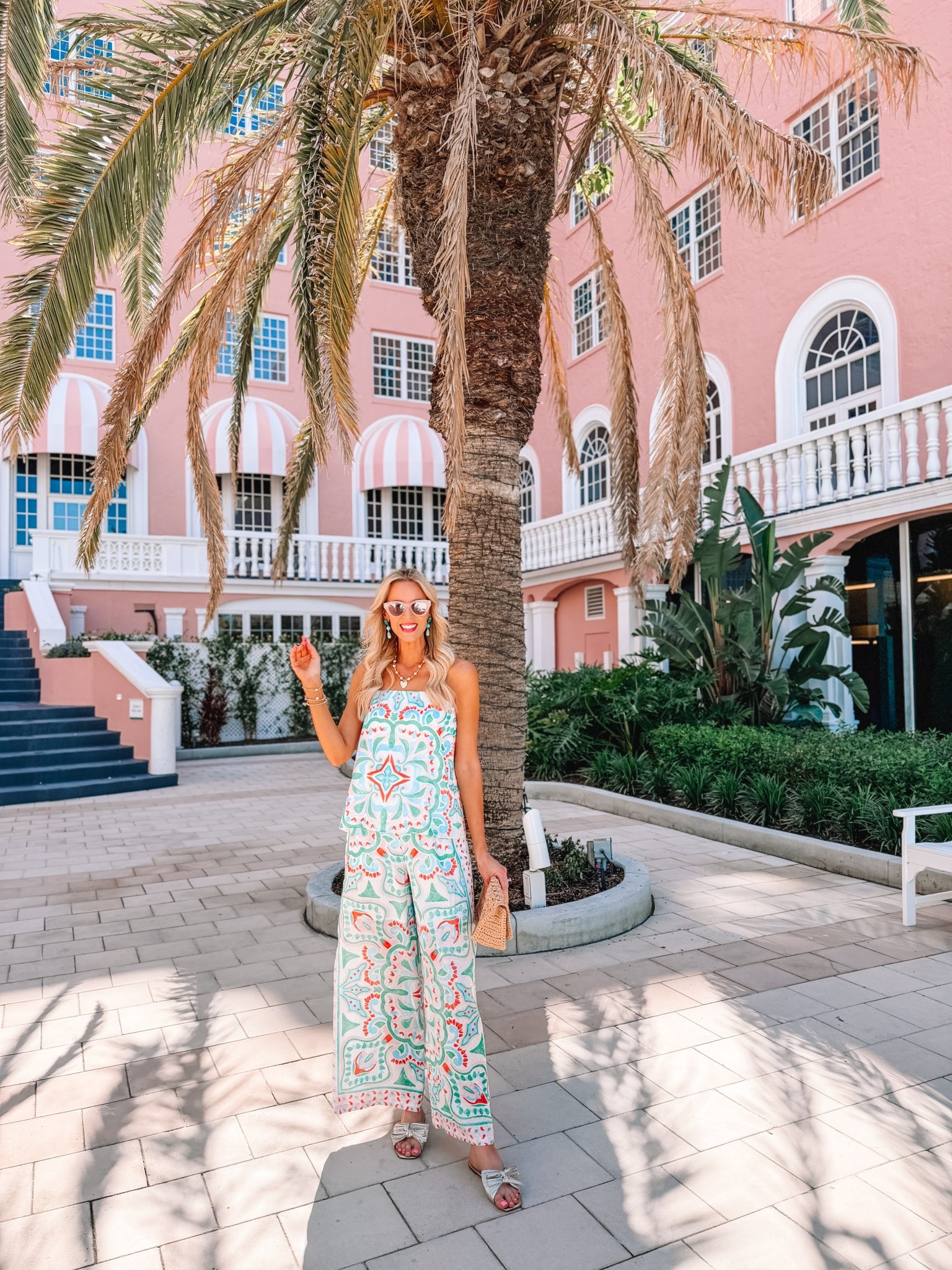 How adorable is this set from Avara? 

Travel outfit / Summer style / Cat eye sunglasses / Knot sandals 

Discount code: AMYANN15

#LTKTravel #LTKgrwm #LTKootd