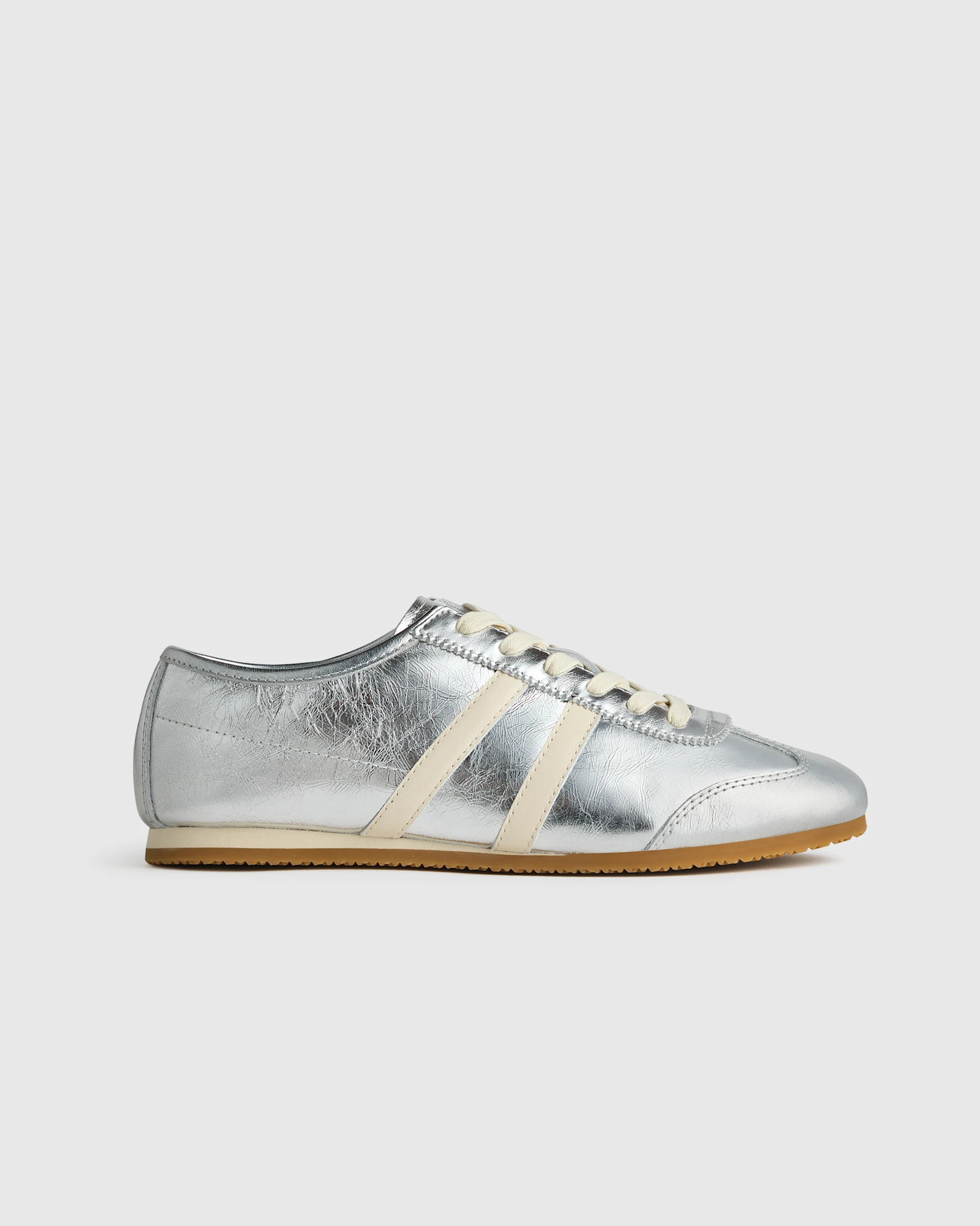 Quince | Women's Italian Leather & Suede Low Profile Sneaker in Black, Size 7.5 | Quince