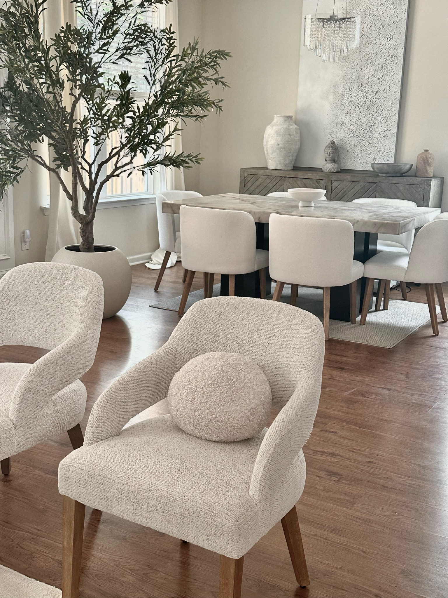 Easy Clean Chairs - Stain Resistant, Comfortable, and So Beautiful! 

#LTKSaleAlert #LTKStyleTip #LTKHome