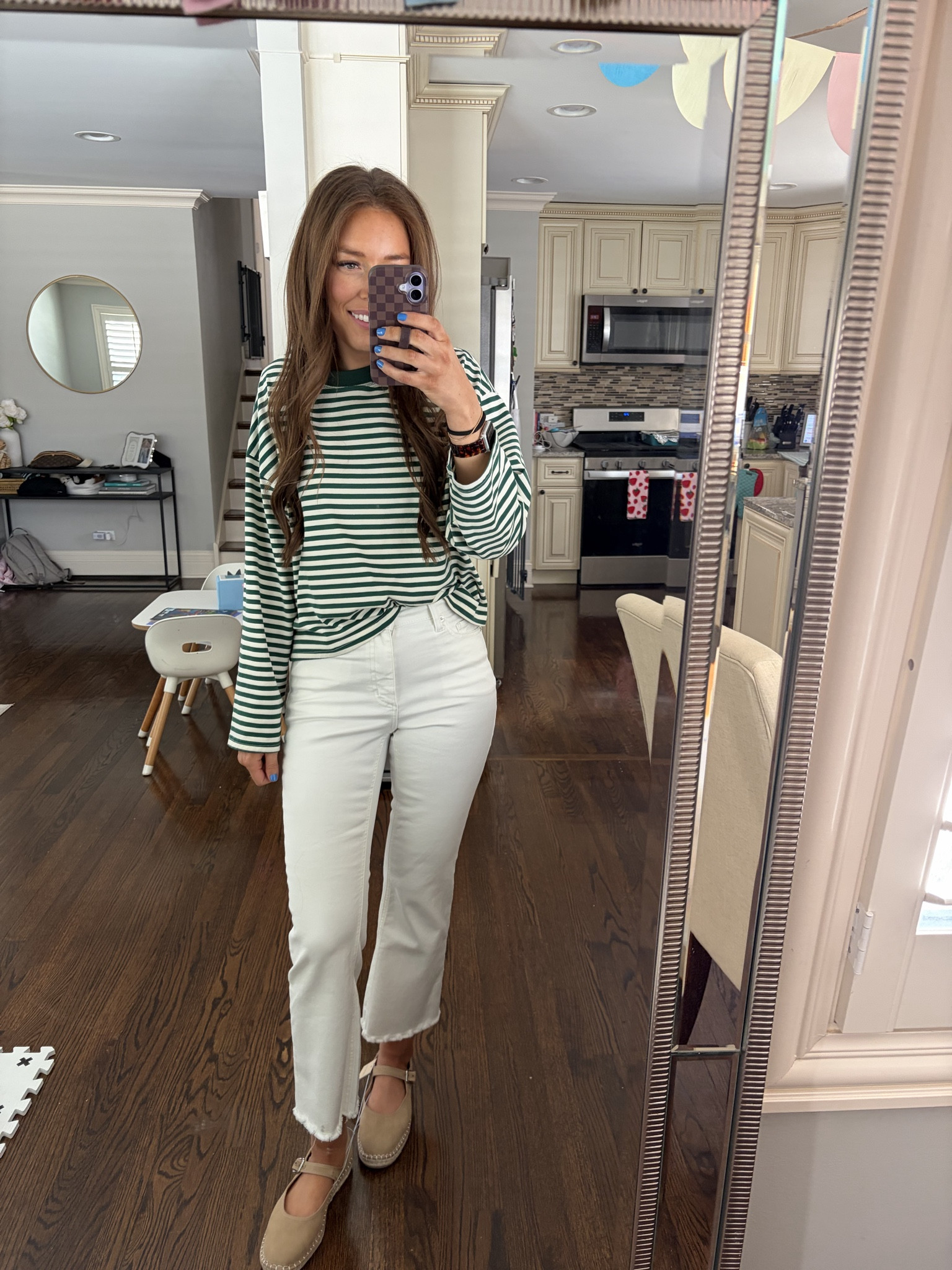 Size M in top and size 6 in jeans (size up 1 (run small)


Spring outfit / jeans / espadrille / shoes 

#LTKWorkwear #LTKootd #LTKmomlife