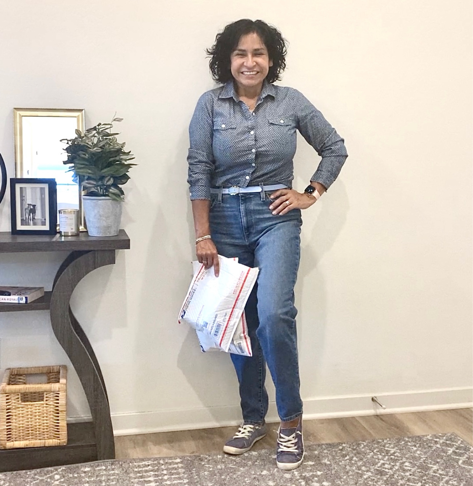 #levis #levishighwaistedmomjean #momjean #polkadots #bluepolkadots #bluesneakers #momstyle #casualootd #chambrayoutfit #favoritejeans

#LTKstyletip #LTKshoecrush #LTKcurves