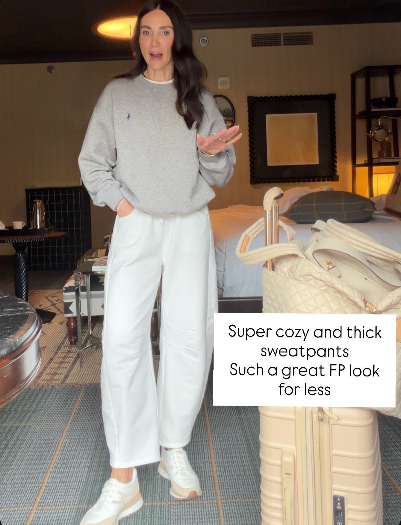 airport outfit but make it elevated ✈️these sweats are so good, thick, structured, and don’t look sloppy at all. perfect for travel days when you want to be comfortable but still feel put together

travel outfit, comfy chic, airport style, elevated loungewear, neutral outfit, everyday basics

#LTKSeasonal #LTKTravel #LTKootd