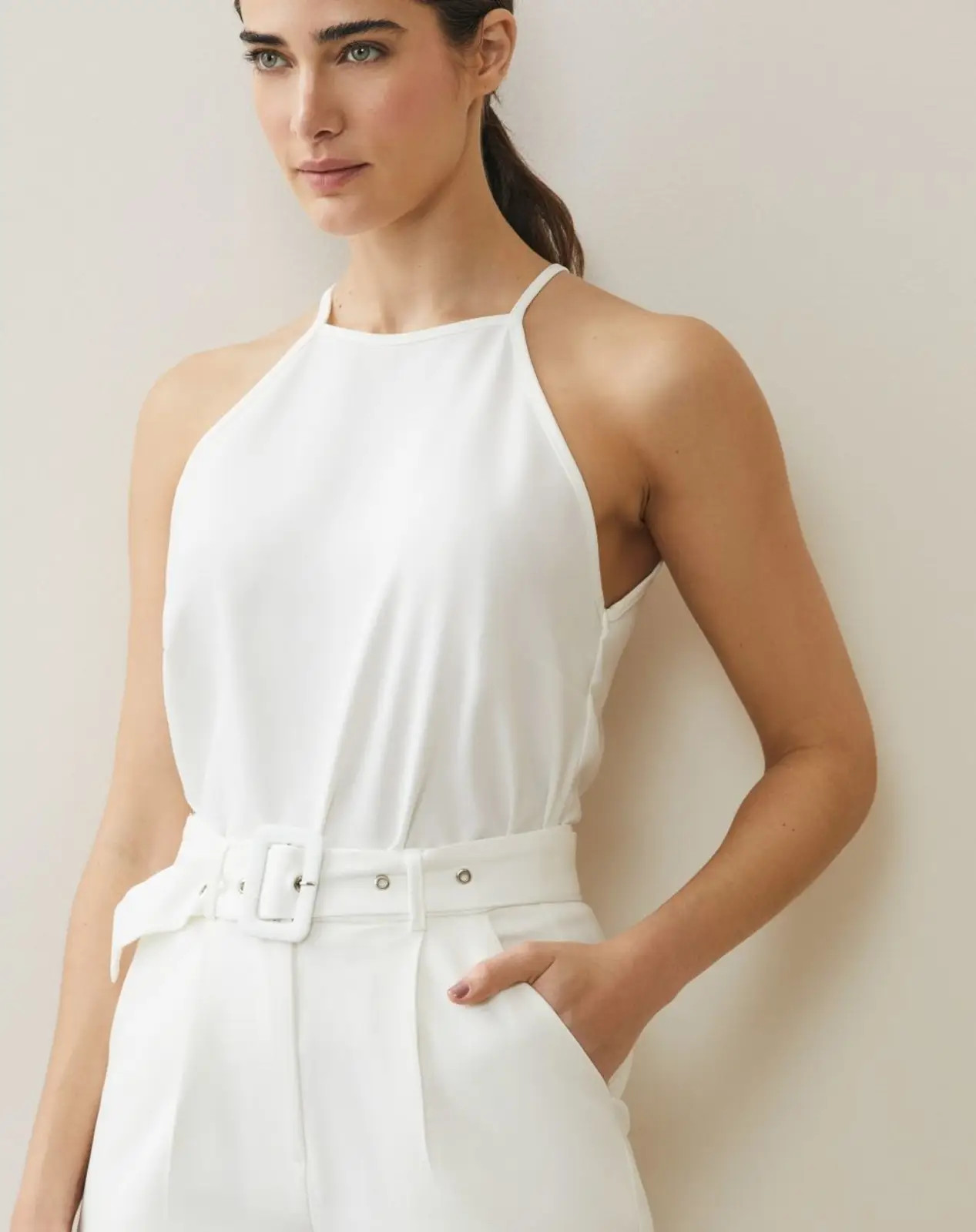 Regata AMARO Curta Halter Neck Branco | Dafiti (BR)
