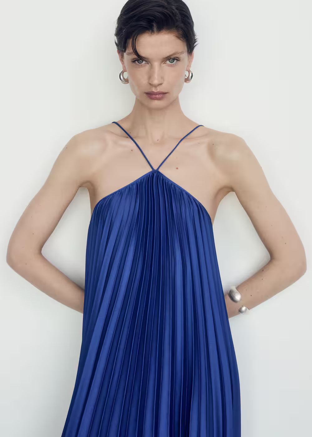 Pleated halter neck dress -  Women | Mango USA | MANGO (US)