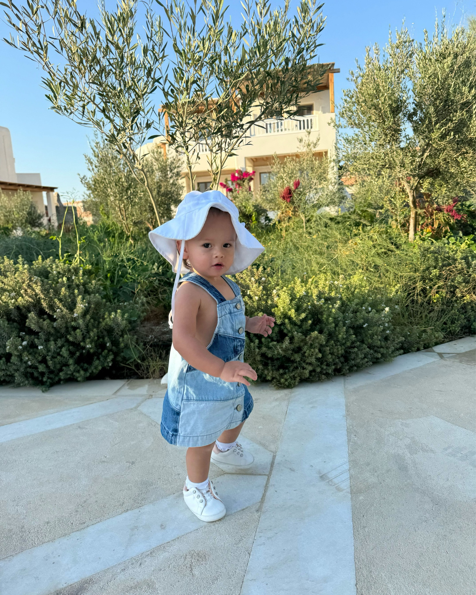 Cutest Gap Kids overall dress 👗 


#gapkids #babystyle #toddlerlooks #babygirl #ootd

#LTKFamily #LTKBaby #LTKTravel