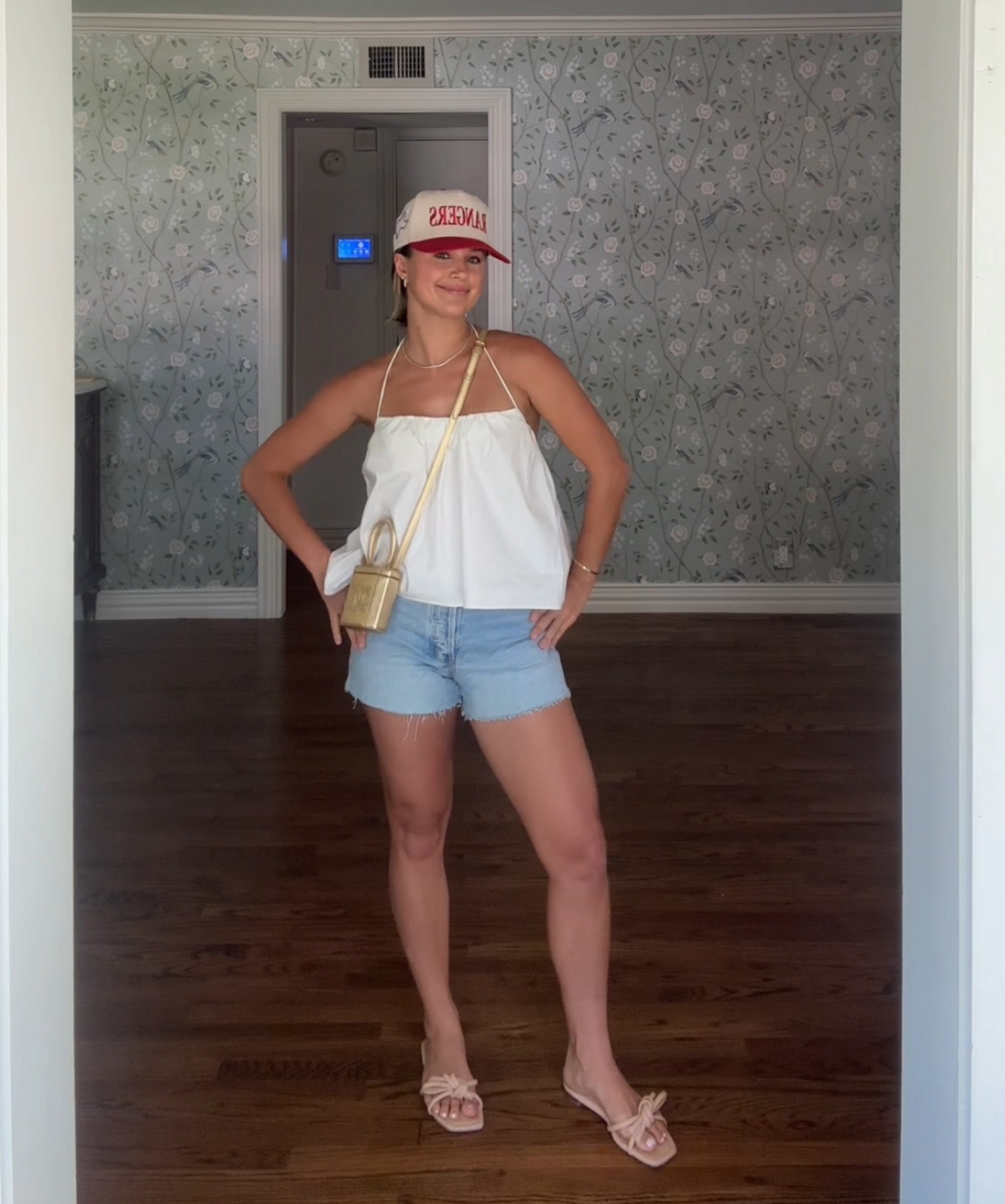 Sunday day game ootg🧢❣️✨ Hat is custom Bro Denim!

Top xs
Shorts 26 (between 25/26 in denim, and took 26)
Shoes tts