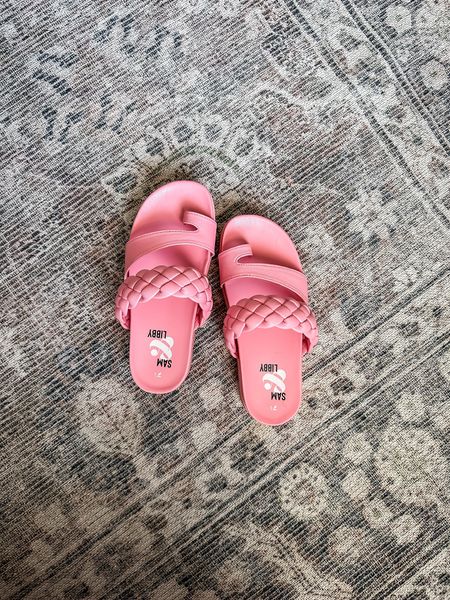 Walmart $25 find! Comfy sandals for summer 💕

Walmart fashion // braided sandals // comfy shoes // sandals under $25 