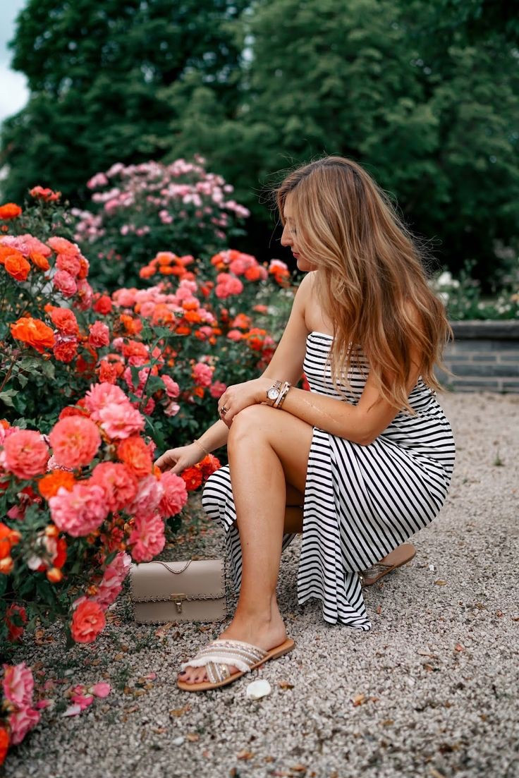 Im Sommer trage ich richtig gerne Kleider. Dieses Kleid habe ich schon seit mehreren Jahren und finde es einfach super gemütlich. Ich habe euch noch weitere Alternativen verlinkt 💕

#LTKstyletip #LTKxAmazon #LTKeurope