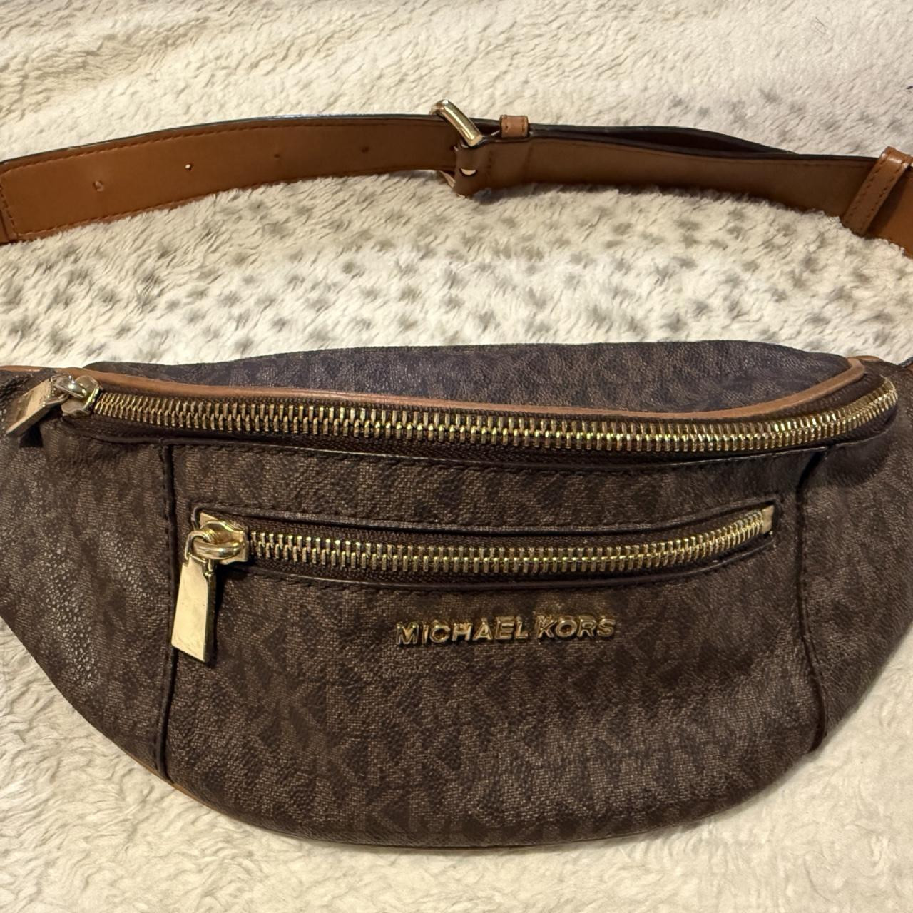 Michael Kors Women's Fanny packs and belt bags - Brown | Depop US