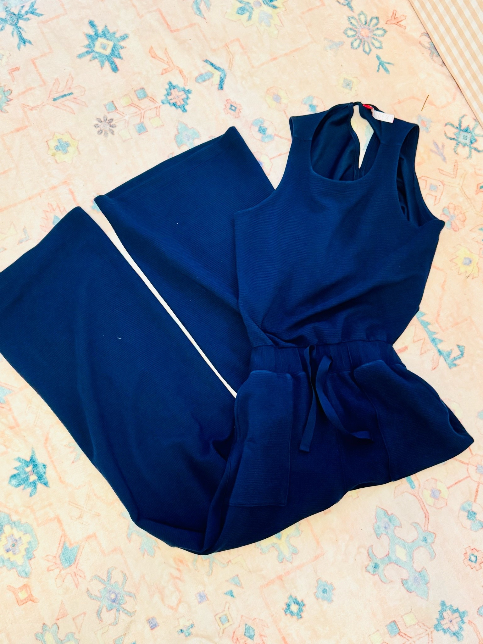 This SPANX jumpsuit is *the* moment! I love this as an easy throw and go- you’ll look so put together but it only took minutes!