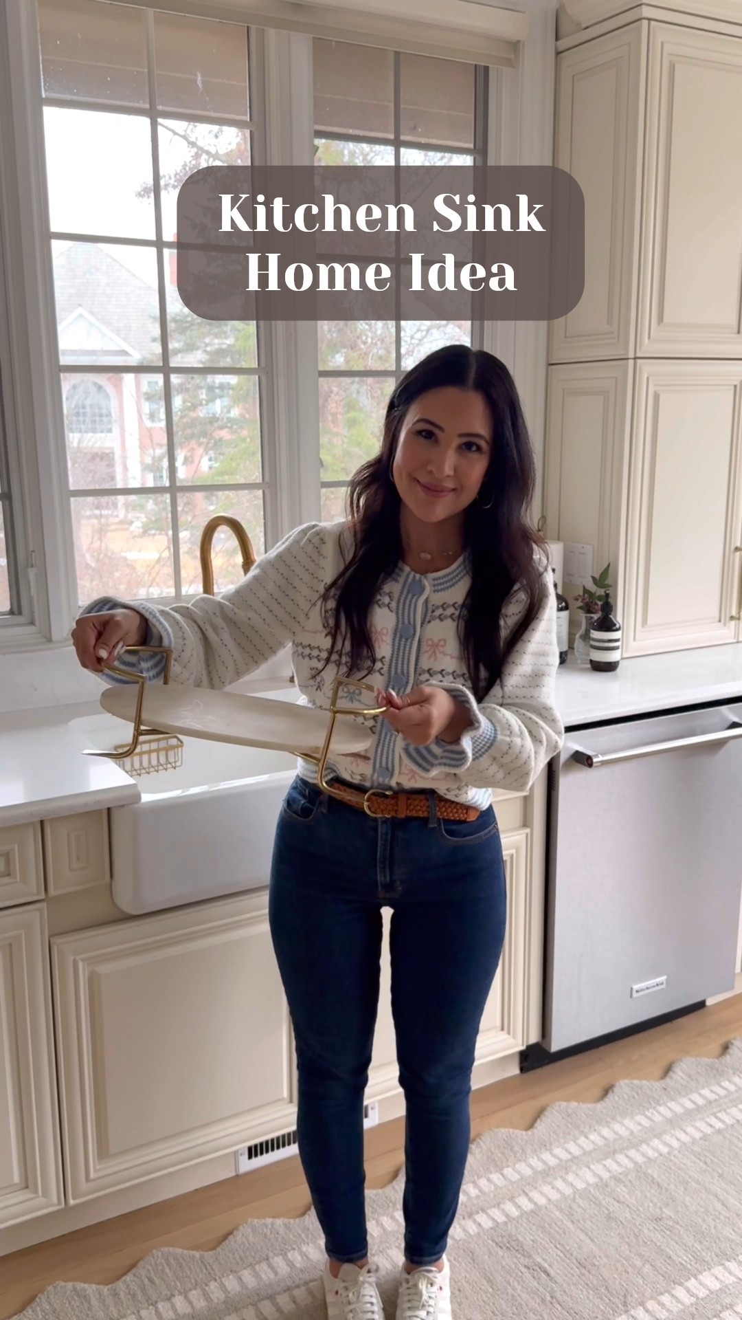 Tray Idea for a Kitchen Sink 🫶🏼

+ marble tray: I got this one years ago from Magnolia home and love it! Recently I stumbled on a very similar one from TJ Maxx for under $15!
+ glass dish soap dispenser that is reusable 
+ hand soap
+ Amazon bud vase
+ faux flowers 
+ wood paper towel holder



#LTKFindsUnder50 #LTKHome #LTKFindsUnder100