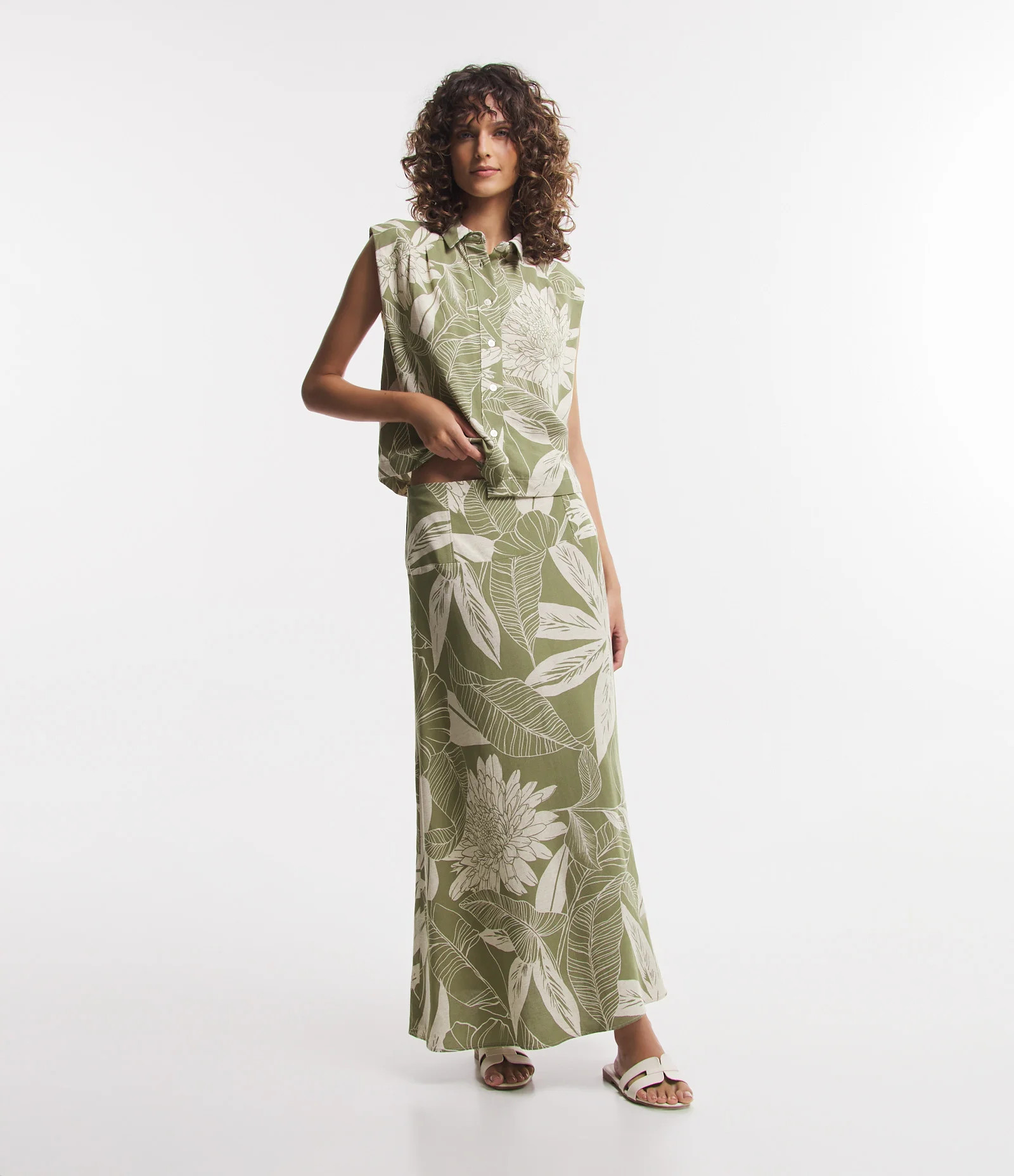 Saia Longa em Viscolinho com Pala Larga no Quadril e Estampa Floral Verde - Lojas Renner | Renner (BR)