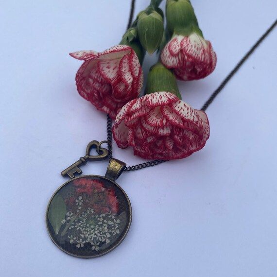 Pressed Flower Resin Necklace | Etsy | Etsy (US)