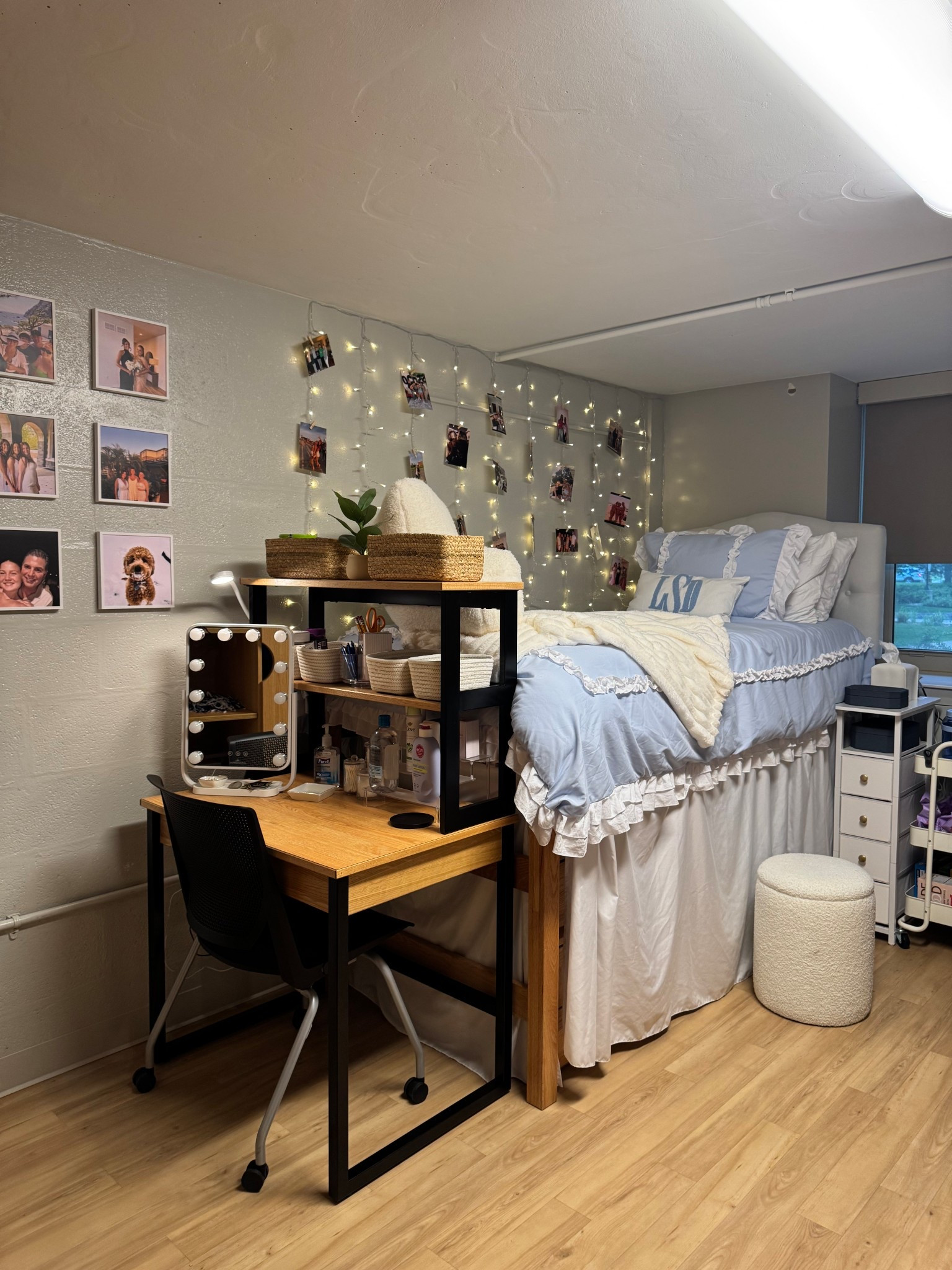 Half the stuff they move in with never even makes it home.
After three college move-ins, these are the must-haves I actually trust.
No fluff—just the smart, space-saving basics that work.

Everything I used is linked in my bio.

#dormhacks #collegemovein #dormmusthaves #collegemom #dormroomessentials #dormorganization
