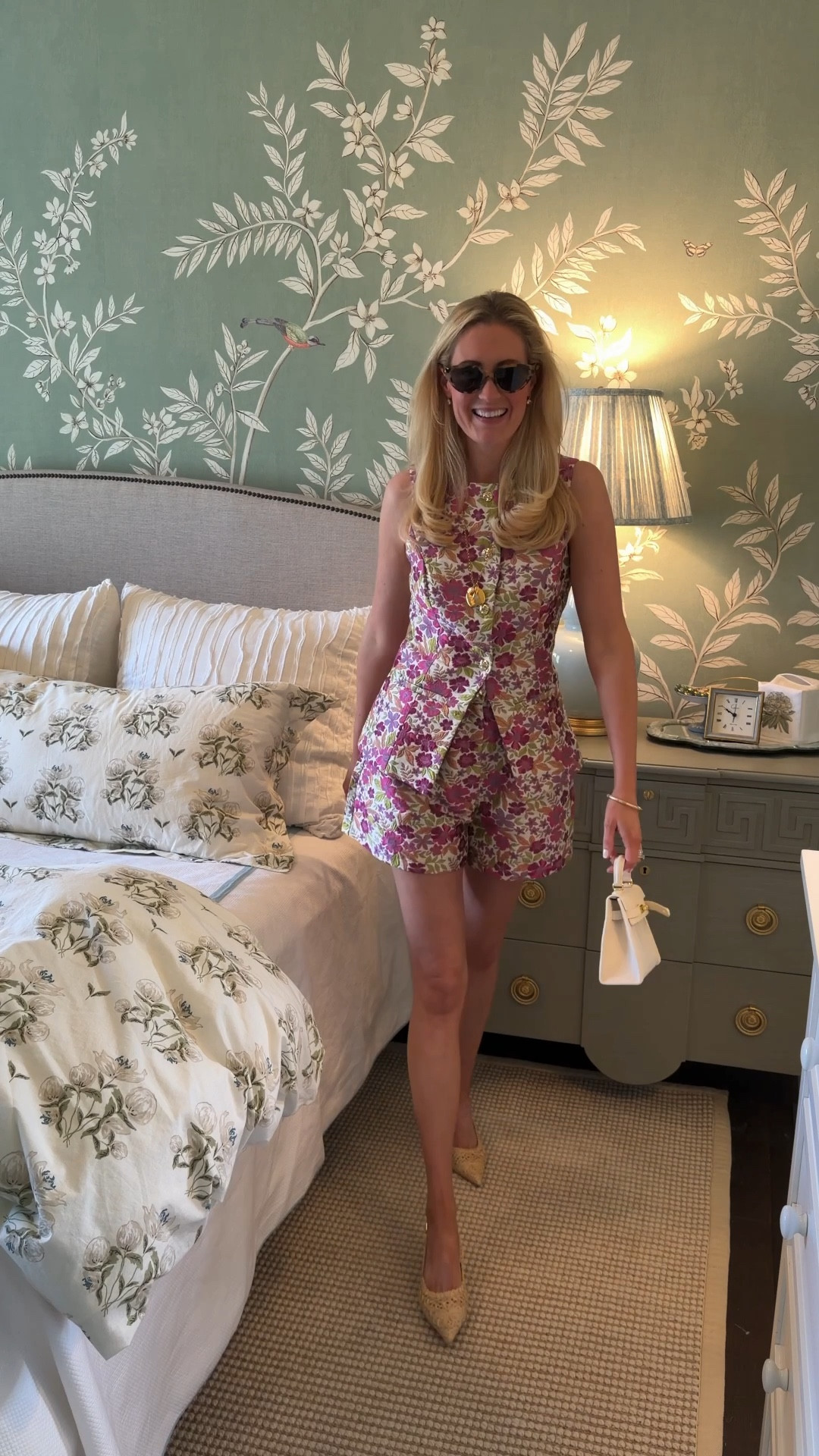 @Avara new Spring collection for Mother’s Day is here!!! My code Brooke15 gives you 15% off your order! #ad @shop_avara #Avaraista 

#springoutfits #mothersday 