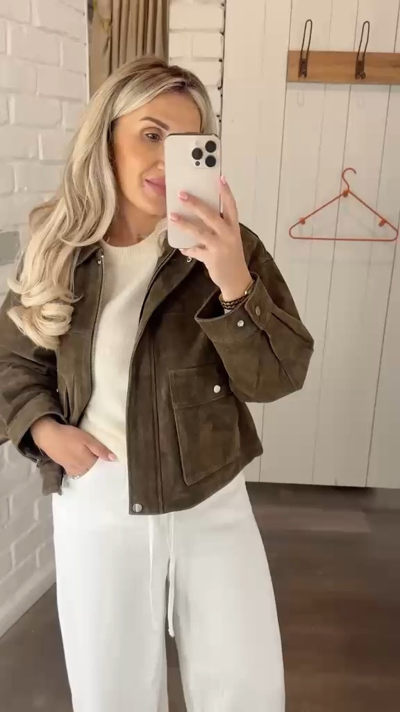 Trying on some incredible soft denim drawstring trousers which are an essential for spring summer! 🤍 

Spring Style, Spring Outfit, Summer Outfit, Summer Outfit Inspiration, Holiday Outfit, Holiday Outfit Inspiration, Wardrobe Staple, Drawstring Trousers 

#LTKspring #LTKsummer #LTKuk