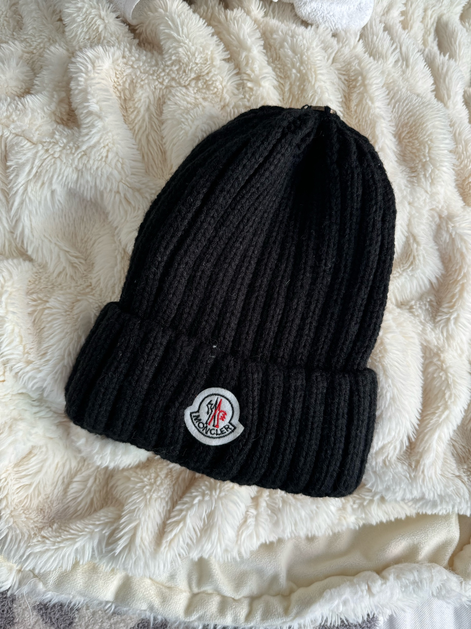 black moncler style hat! #dhgate 

#LTKCyberWeek #LTKGiftGuide #LTKSeasonal