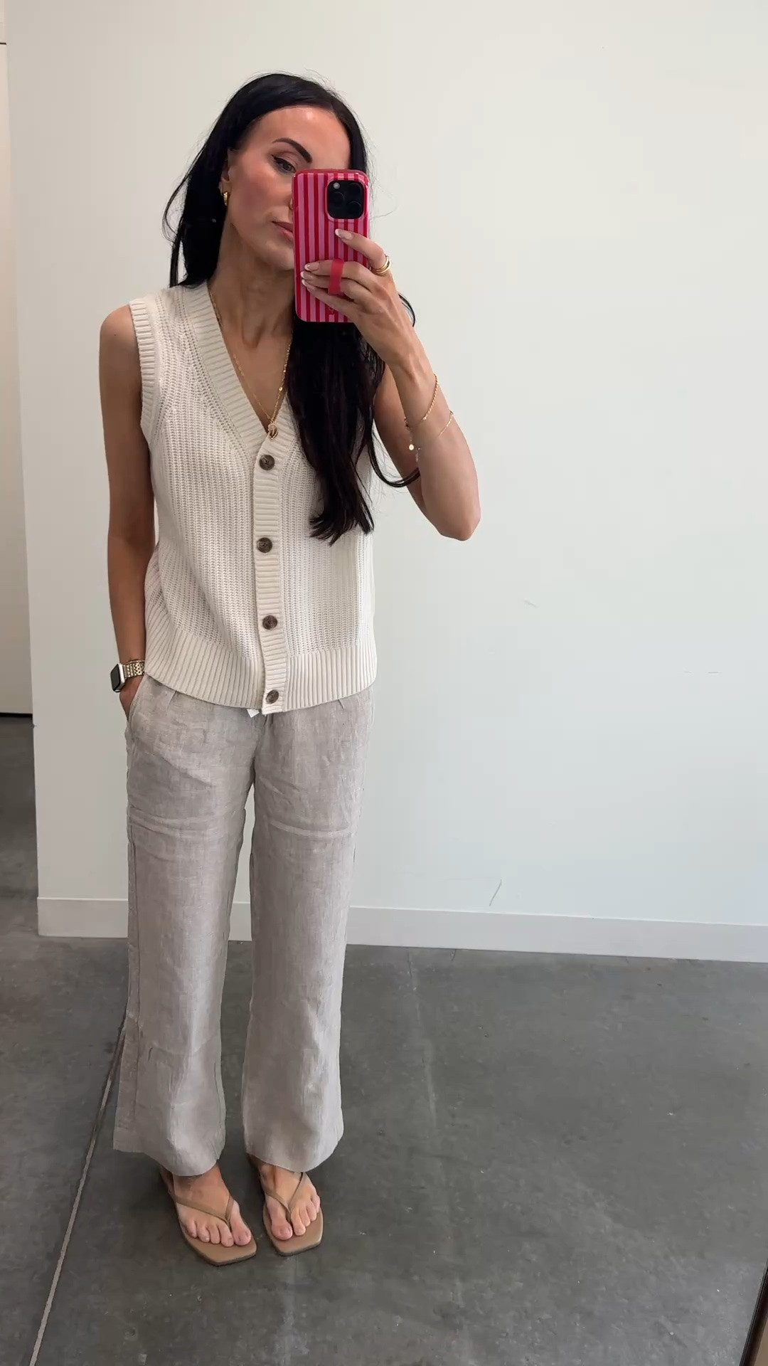 Super chic cashmere vest from @Quince paired with these linen pants. Both tts. I got the longer length in the pants.