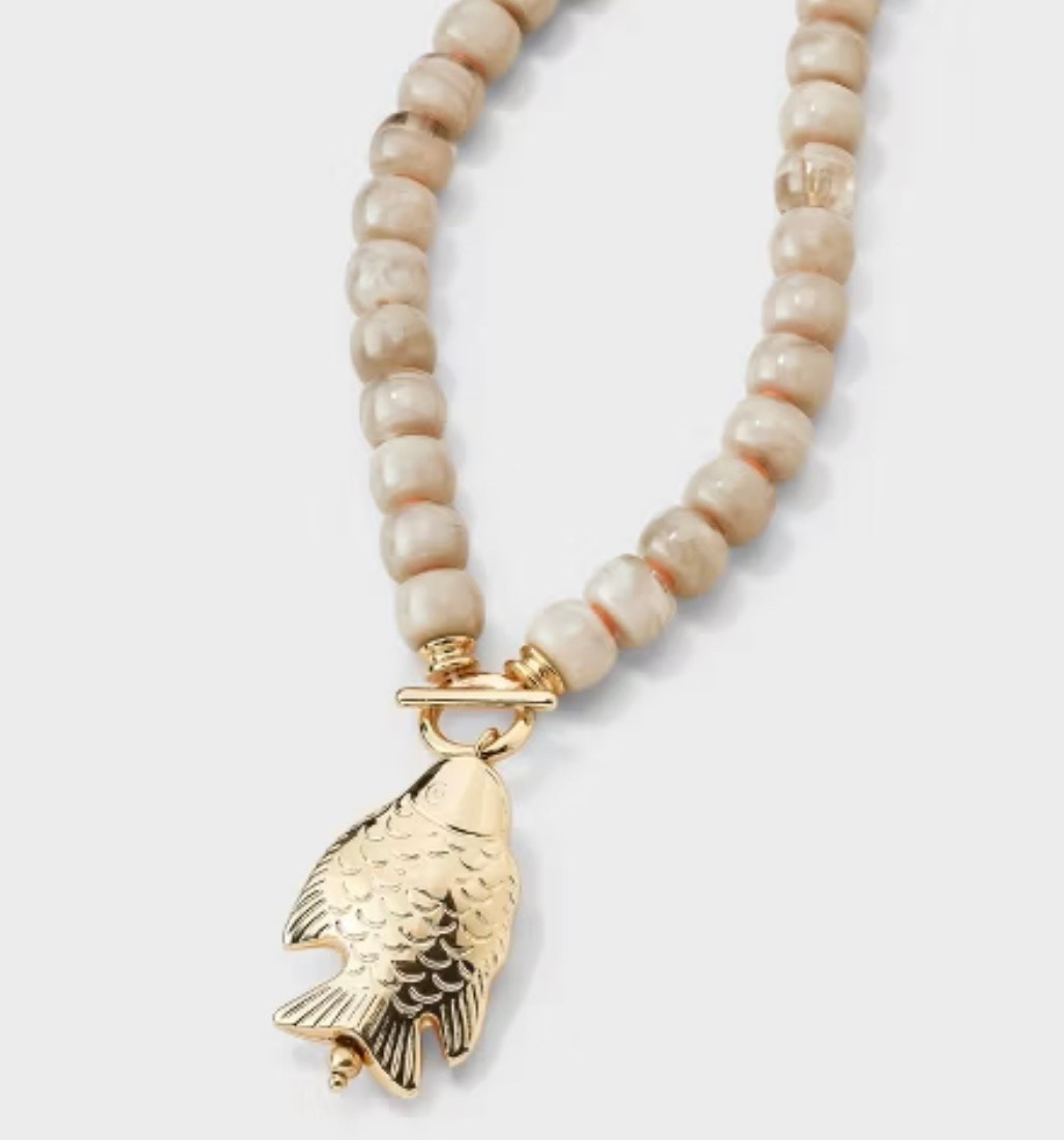 This necklace would be such a great statement piece for your next vacation!