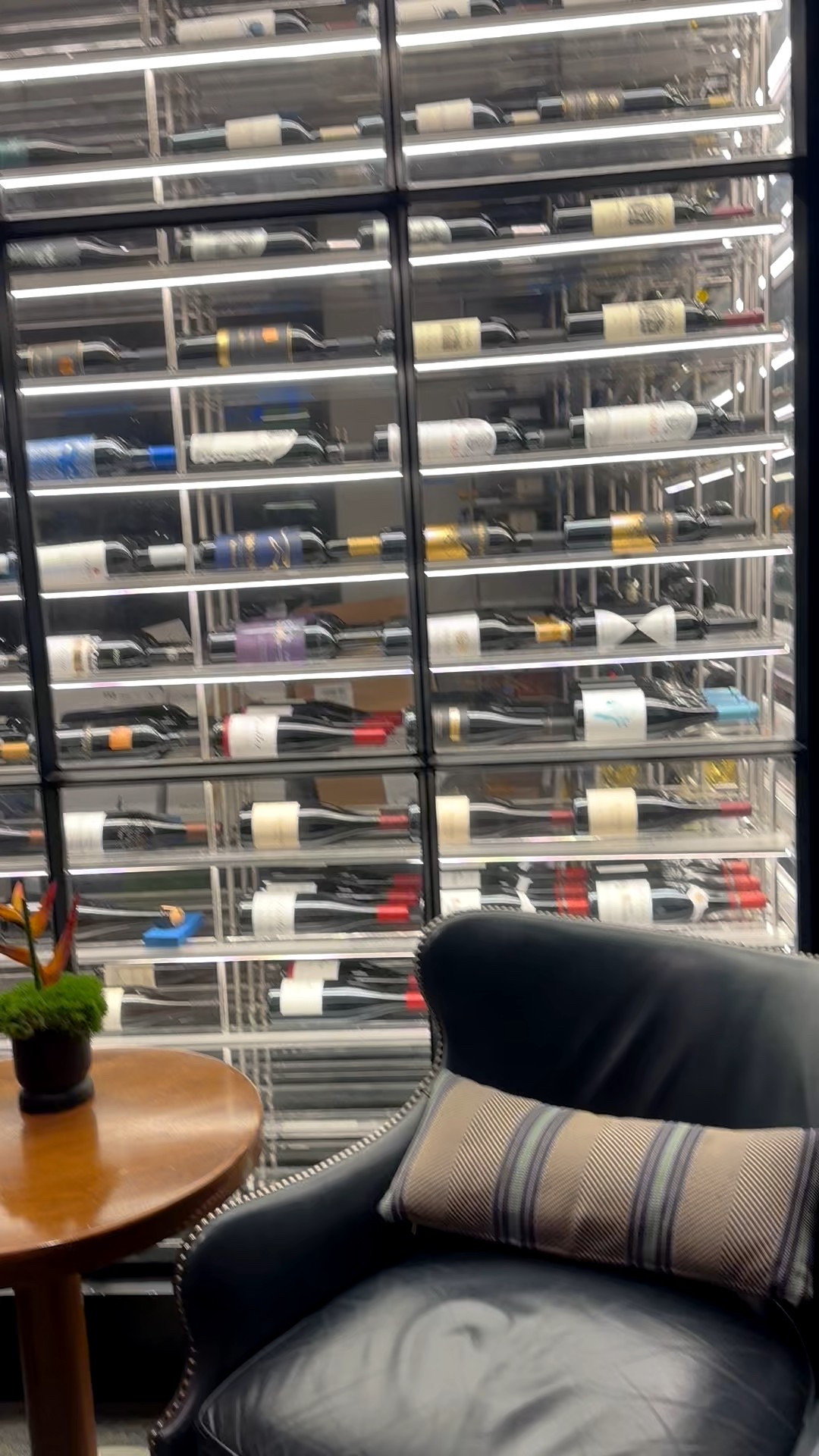 Happy hour, the relaxed way..

#happyhour #entertainingathome #barcart #cocktailhour #lifestyleinspo #eveningvibes #elevatedliving

#LTKdayinmylife #LTKHome