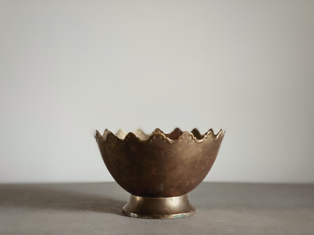 VINTAGE Brass Scalloped Edge Pedestal Bowl Antique Brass Crown Rim Bowl Decorative Footed Brass B... | Etsy (US)