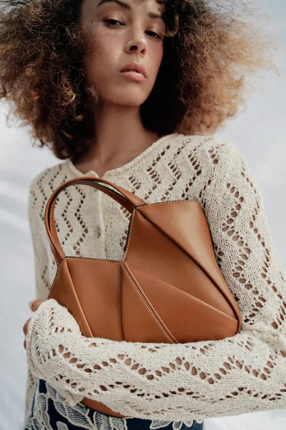 Mini shopper bag. Contrasting topstitching on the body. Double handles and a removable crossbody ... | Zara US