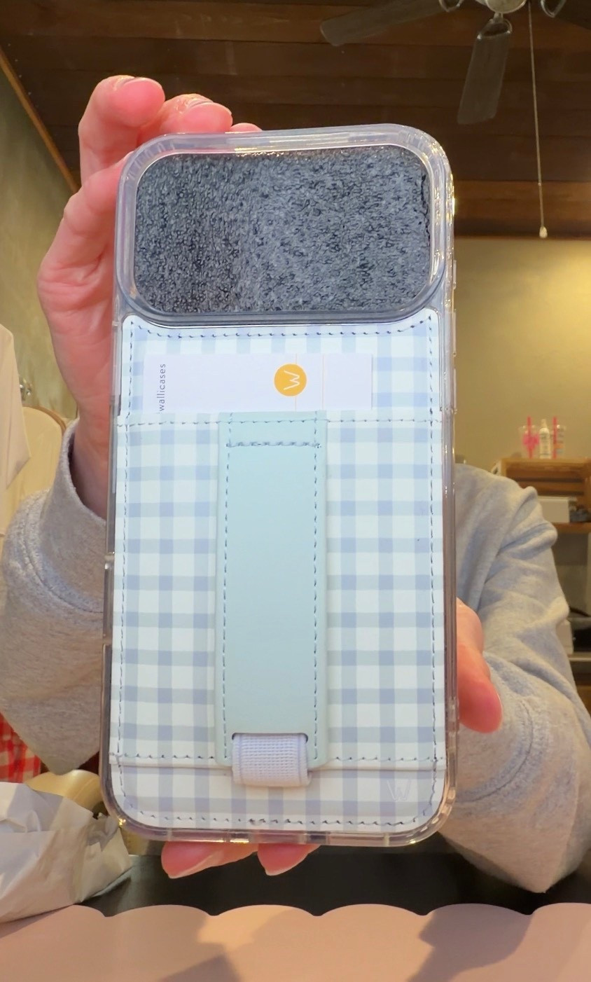 The cutest + most practical phone case 🩵 Perfect for running errands without a purse 

#LTKSeasonal #LTKdayinmylife