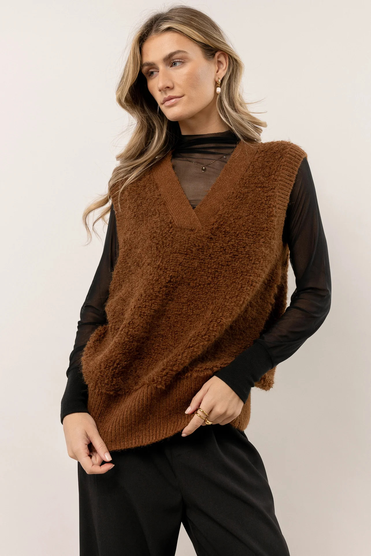 Vero Moda Lucia Sweater Vest in Brown - böhme | Böhme US