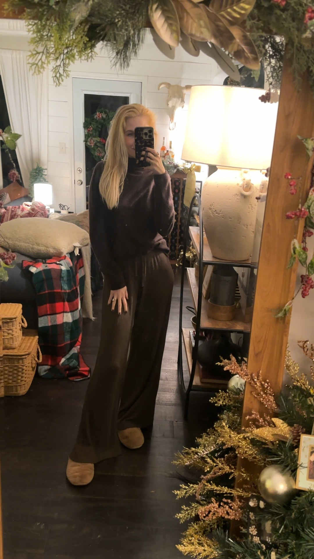 Truly have been living in this cashmere turtleneck & lounge pants lately



#LTKSeasonal #LTKHoliday #LTKFindsUnder50