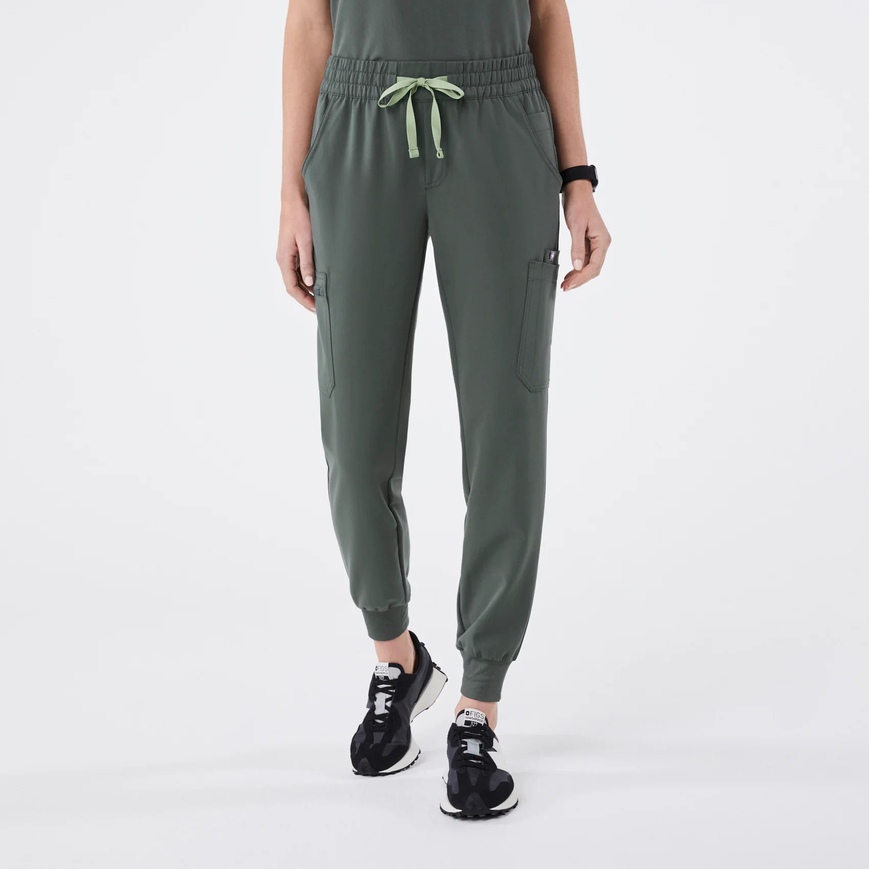 Women’s Uman Relaxed Jogger Scrub Pants - Bonsai · FIGS | FIGS