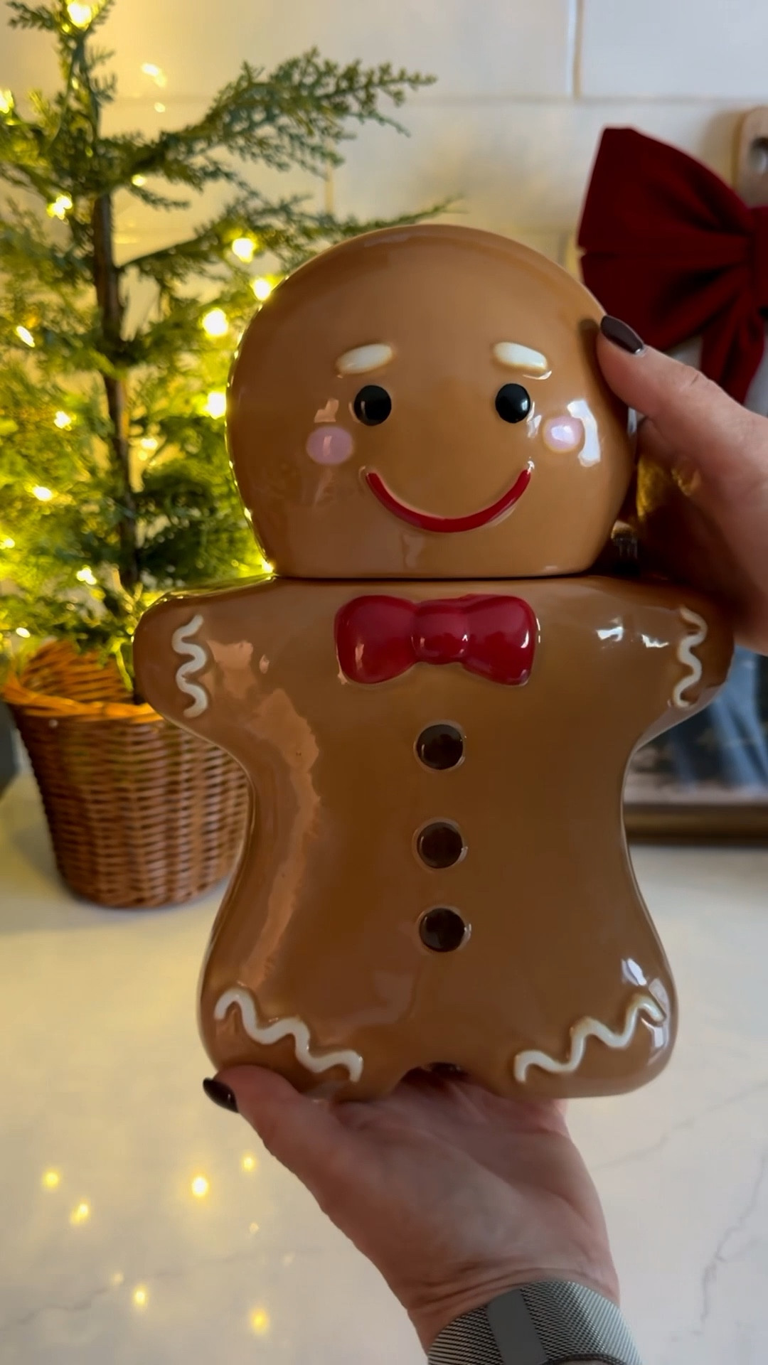 Create some Christmas magic in your home this year with the cutest gingerbread cookie jar , twinkle trees, and adorable Santa mugs !

This artwork is so pretty from Amazon !!

Bow is target ! 


 Christmas Home
Christmas decorating 
Holiday finds 
Holiday homes 

#LTKHoliday #LTKHome #LTKSeasonal