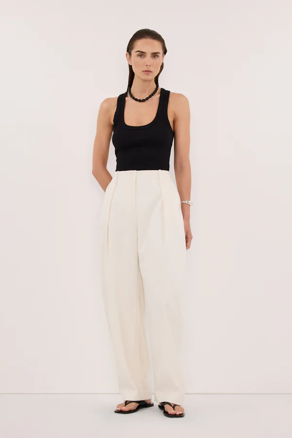 CLARA BLACK SCOOP NECK TANK TOP | DISSH