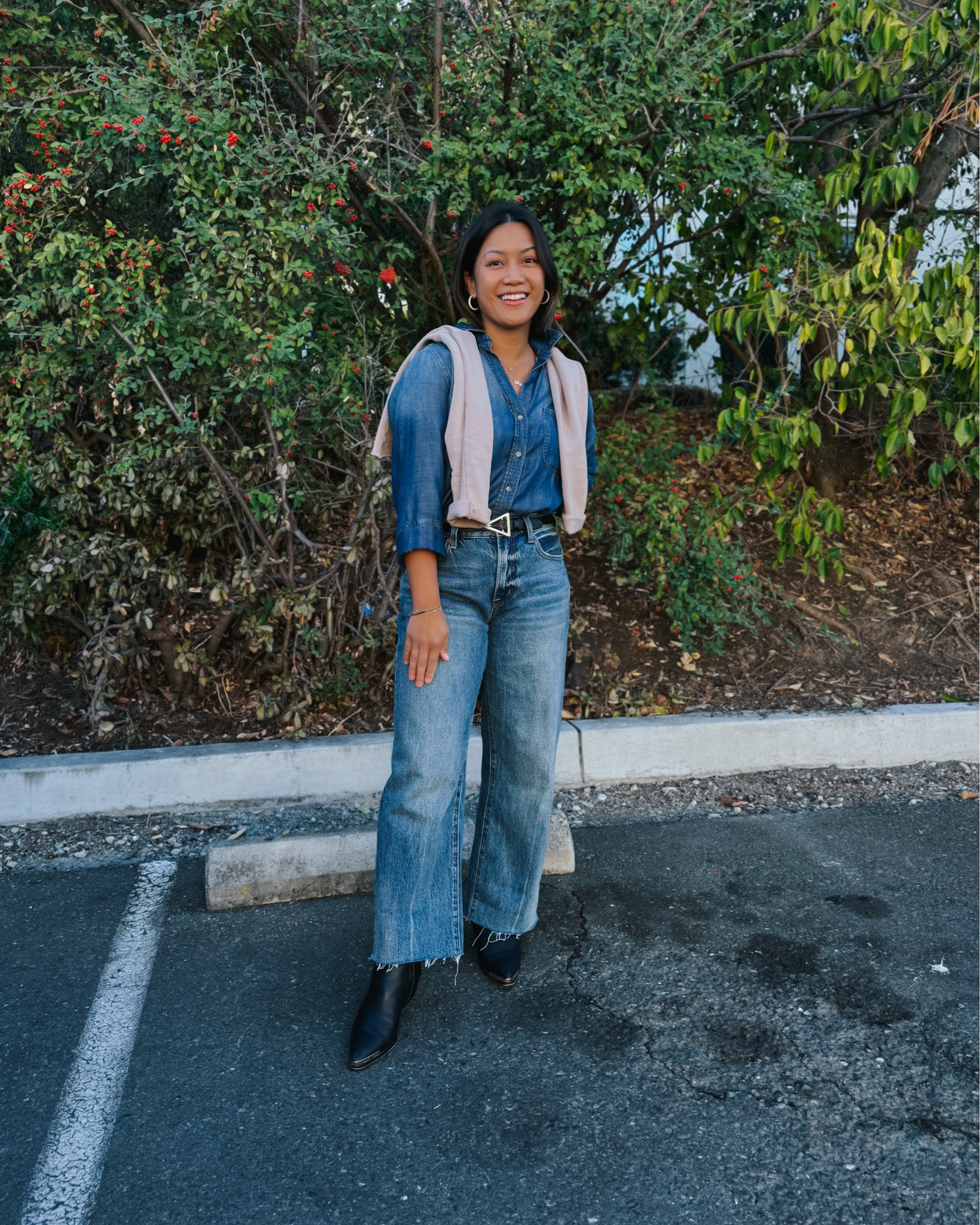 Recent denim outfits ft. my fav everyday boots and sneakers 🖤♥️  

I love sharing simple ways to style and elevate everyday core basics. I hope to inspire you to fall back in love with what’s already in your closet and help you discover pieces you’ll love to have in your daily wardrobe ✨

Petite outfit style inspo ideas . Capsule wardrobe . Versatile outfits . Style tips 

#petitefashionblogger #styleideas #personalstyling #styletips #shoecrush #motherdenim #denimstyle #denimondenim #ltkshoecrush #capsulewardrobe 
