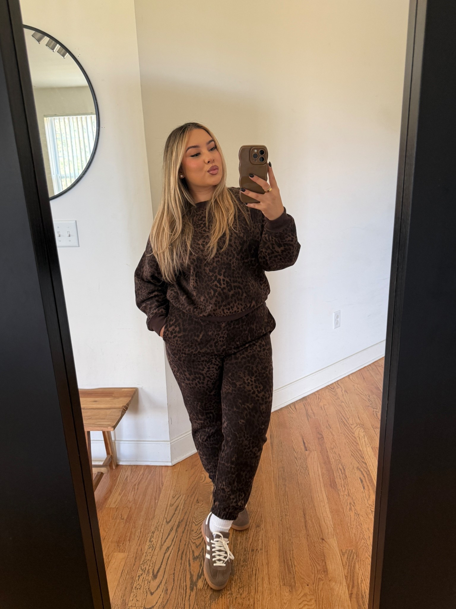 A co-ord Queen🖤

#LTKMidsize #LTKSeasonal #LTKStyleTip