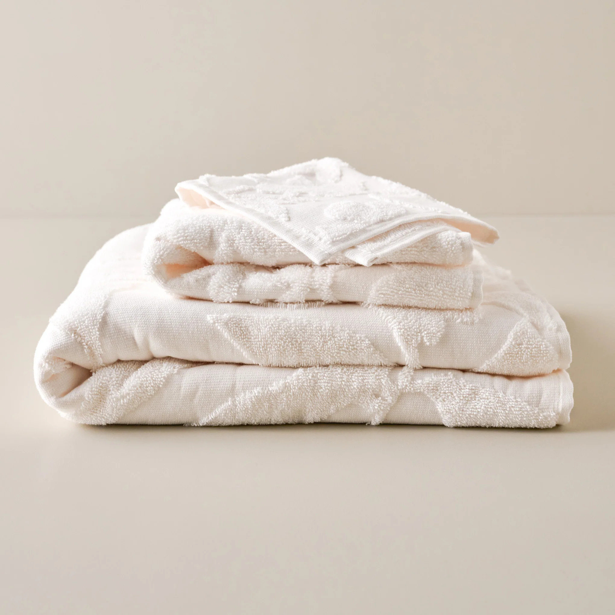 Snow White Floral Jacquard Towel | Magnolia