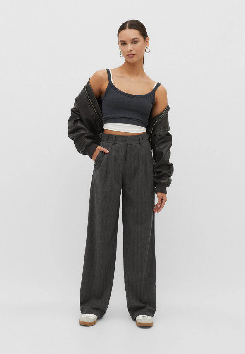 Smart trousers with an adjustable waist - Women's fashion | Stradivarius United Kingdom | Stradivarius (UK)