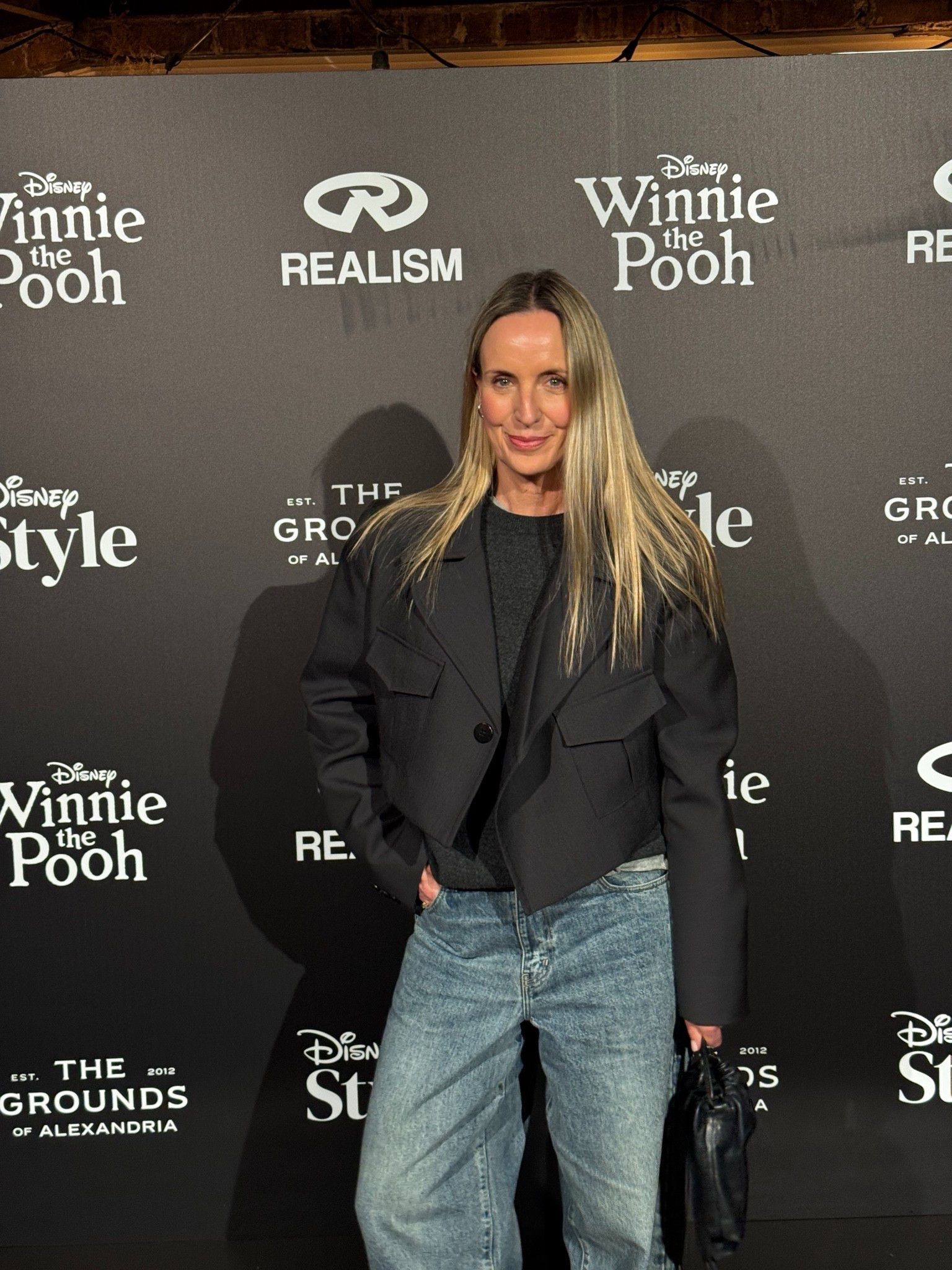 I have worn this look a few times and posted it today and loads of you have asked for the details. I actually bought this jacket last winter (2025) however they’ve done an almost identical shape in black (which may in fact be even more useful!) and the jeans are ongoing. Links below!

#LTKaustralia #LTKautumn #LTKspring