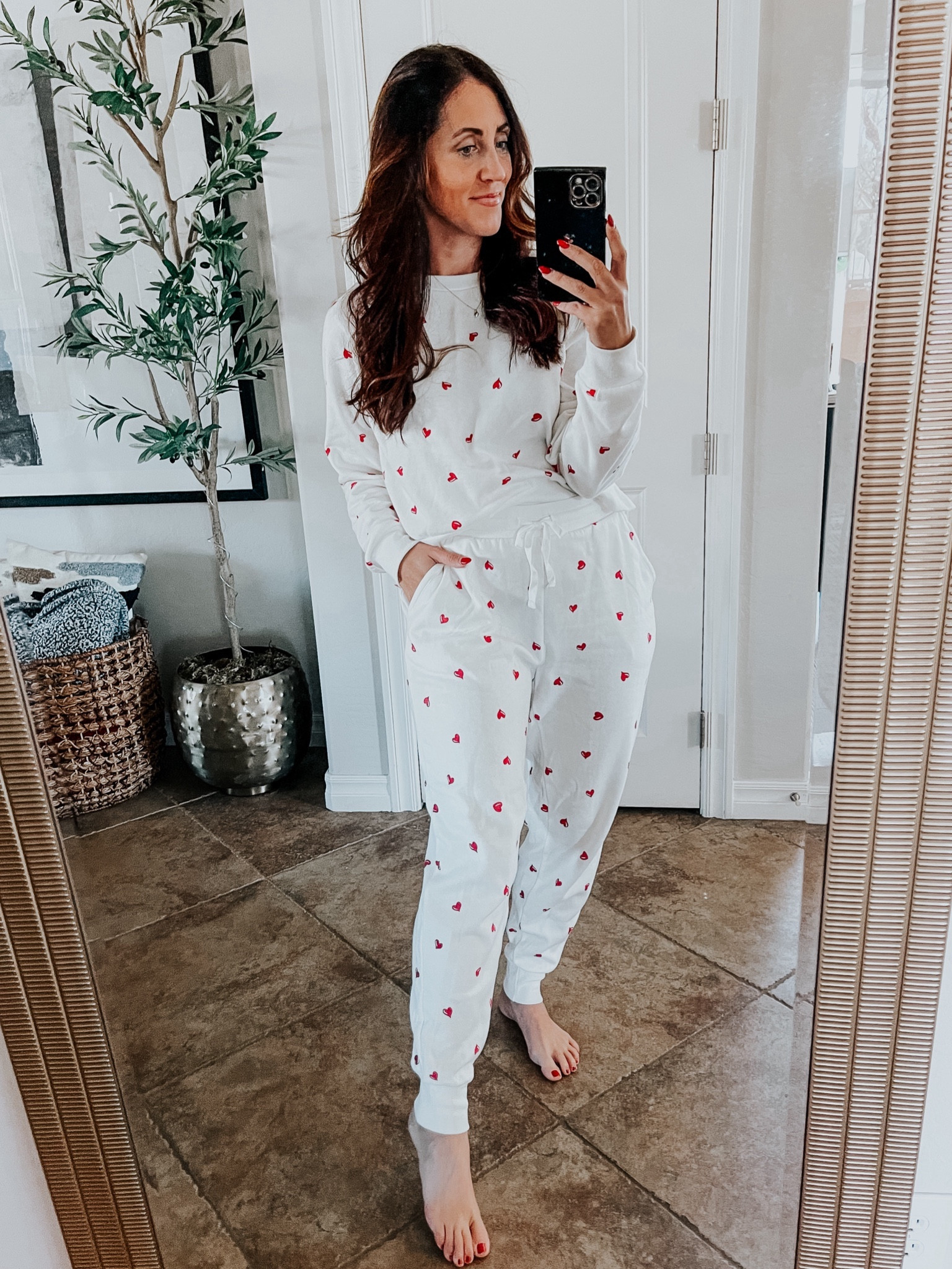 Valentine’s Day cozies! ❤️Heart sweatshirt (size medium) and heart sweatpants (size medium) I could’ve done my regular size small in both, but wanted the extra room! 💕

#LTKfindsunder50 #LTKstyletip #LTKsalealert