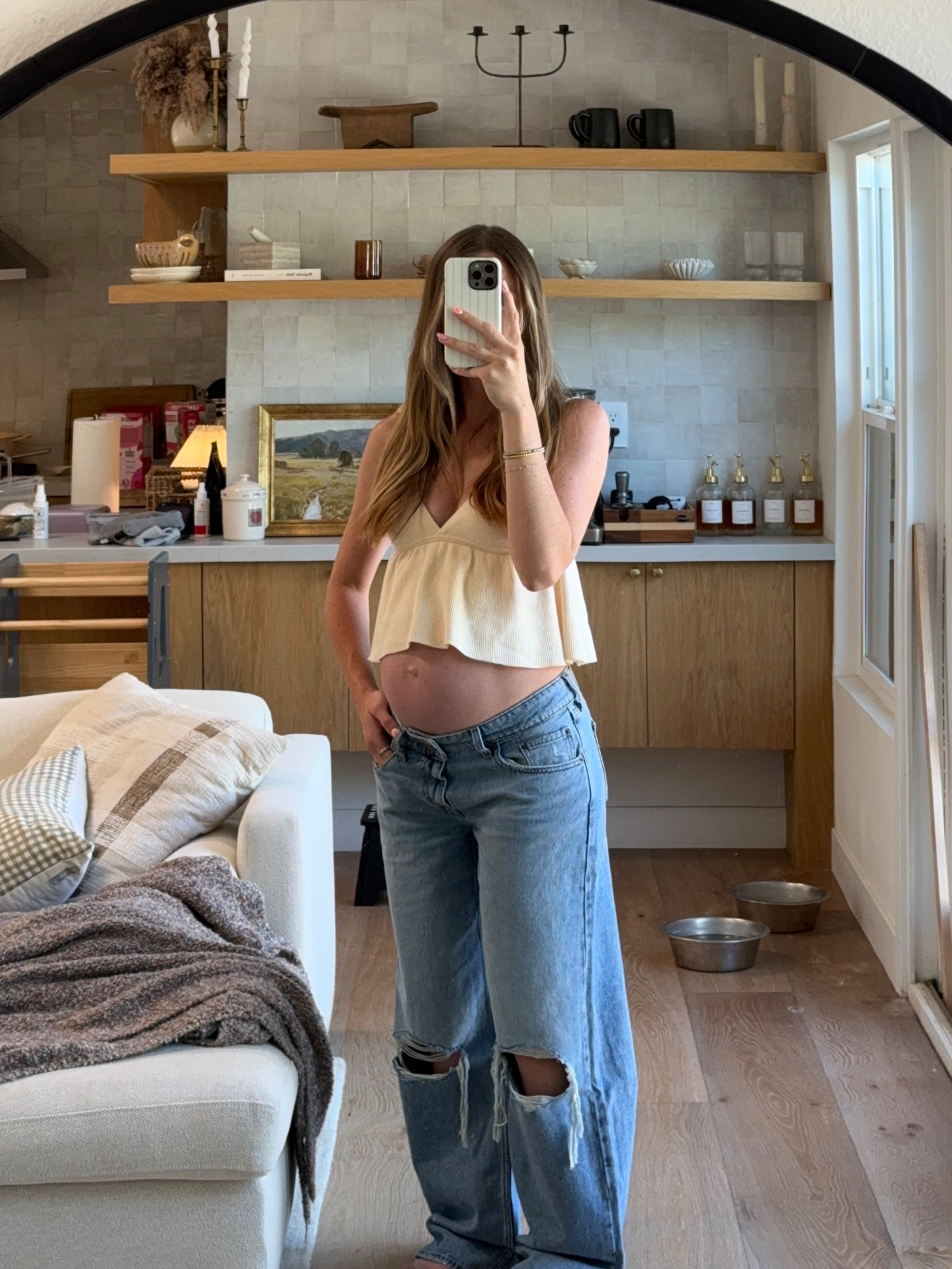 Top is size 2 
Jeans are 2 sizes up from my normal size to fit the growing bump 