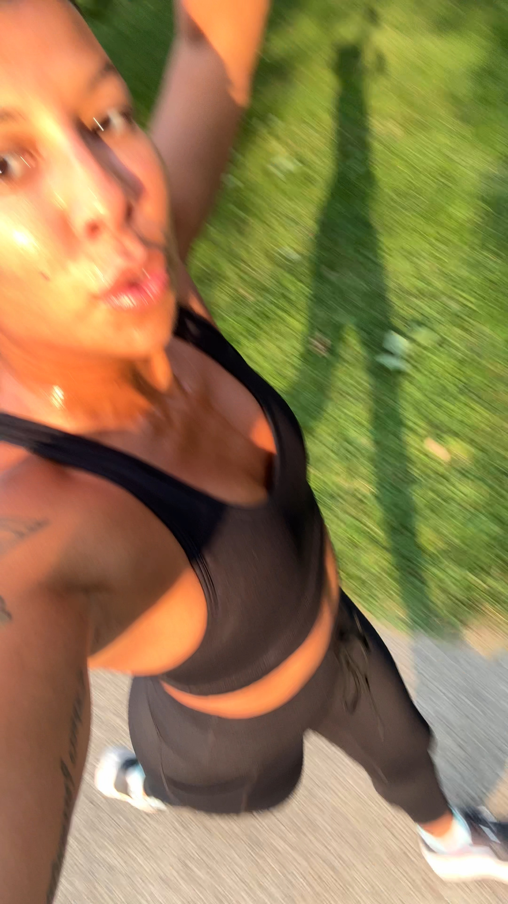 Senita set 🔥💅🏽 the bra has a phone holder in the back and the leggings have two side pockets AND DONT BUDGE! Sexyyyy

#LTKActive