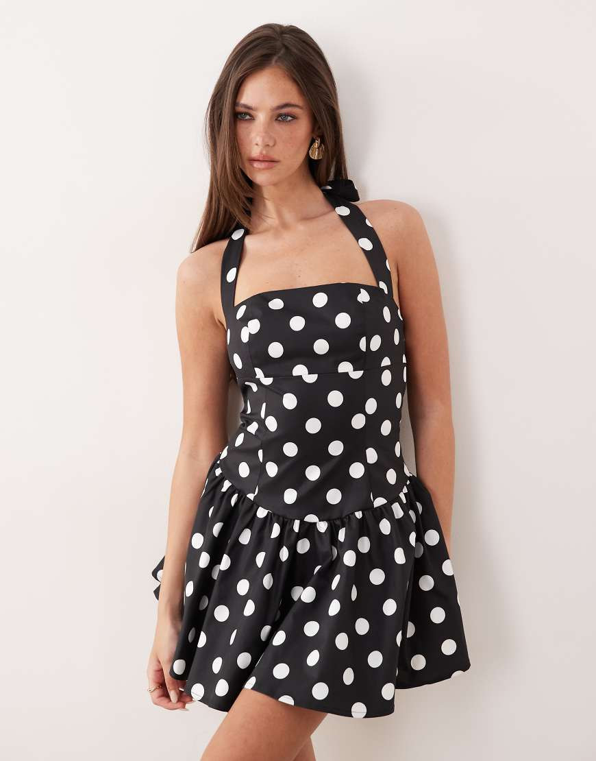 Exclusivité - The Frolic - Robe courte dos nu à pois avec encolure carrée - Noir | ASOS (Global)
