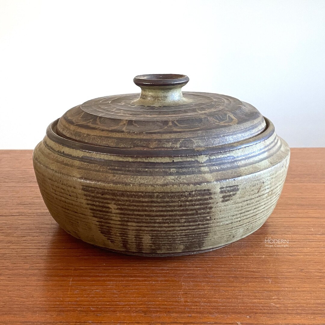 Vance Lorenzini Studio Pottery Stoneware Covered Casserole Bowl Vessel 8 1/4" // Condition: Lid a... | Etsy (US)
