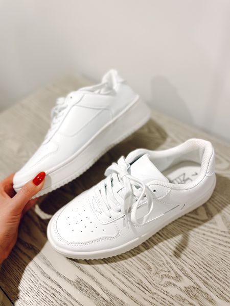 Can’t believe these are less than $20!!! They go with everything and are inspired by Nike Air Force ones! True to size!

Sneakers, white sneakers, classroom fashion, teacher, shoes, fall shoes, Walmart, fashion 