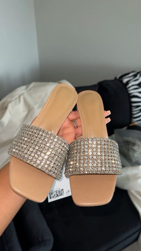 Slide sandals under $50 ordered in size 6 
Summer outfits 👡✨
Spring outfit
Memorial Day outfit 
Vacation outfit 

#LTKShoeCrush #LTKStyleTip #LTKSwim