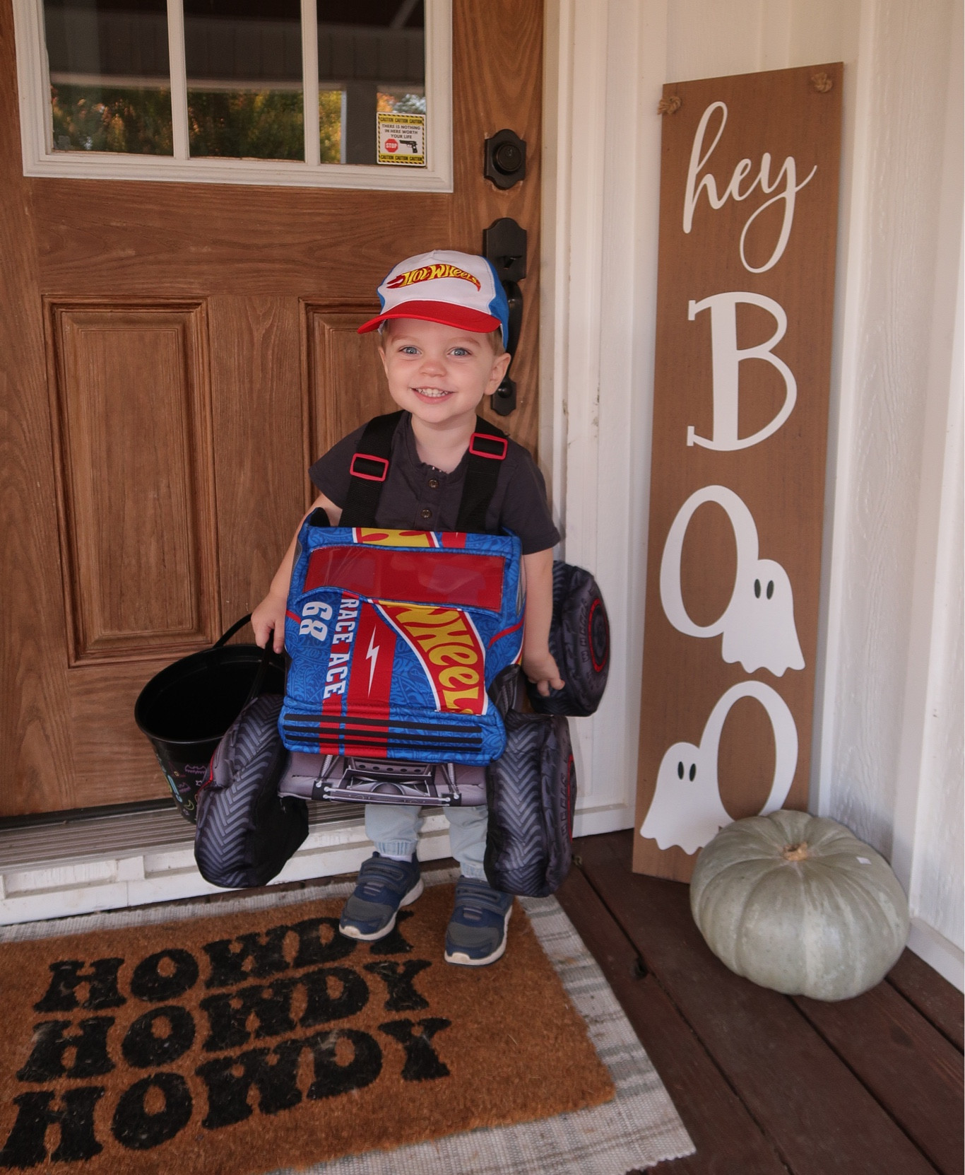 The cutest little monster truck you ever did see!! Trunk or treat was a success!