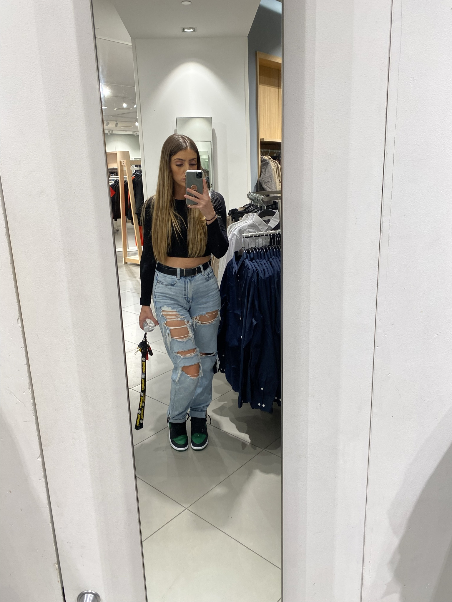 LTK cyber sale. Jordan’s. Fashion. Ripped jeans. Style. Shop.

#LTKCyberSaleFR #LTKCyberWeek #LTKstyletip