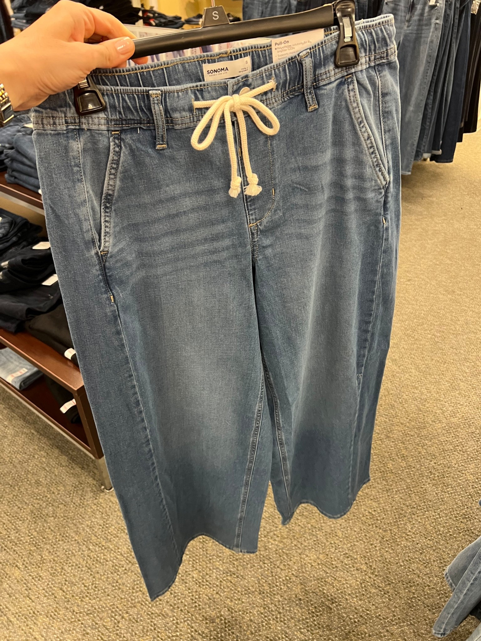 Pull on wide leg jeans with tie detail at Kohl’s, similar to the viral Gap ones.
