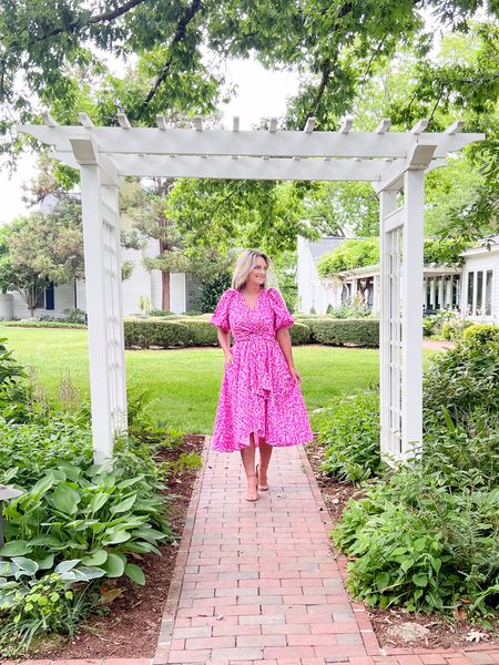 Lilly Pulitzer sale is still happening and this dress is part of it!

Size reference: 8

Lilly Pulitzer. Wedding Guest. Dress. Sales.

#LTKFind #LTKwedding #LTKsalealert