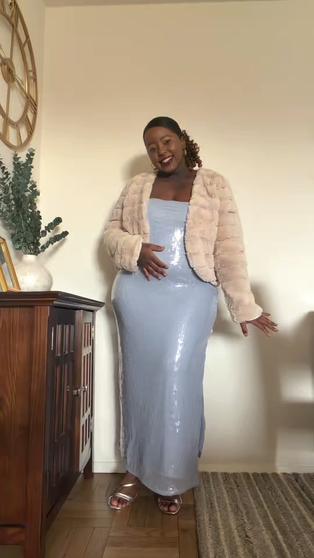 A sparkly dress styled with a faux fur cropped jacket for an elevated evening look. It’s perfect for date nights or special occasions.

Wedding guest dress, wedding guest Amazon, sequin dress, midi dresses, faux fur coat, Abercrombie, Amazon


#LTKSpringSale #LTKWedding #LTKSaleAlert