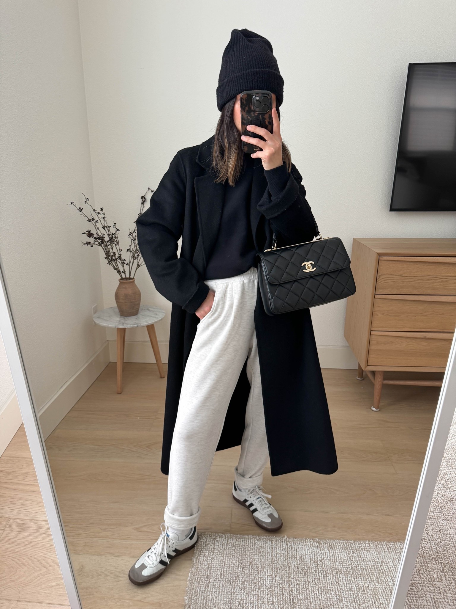 Varley rolled cuff pants multiple ways. A wardrobe staple of mine for years. Comfortable, elevated & great quality. 

Mango coat xxs
Sweaty Betty sweatshirt xs (old)
Varley rolled pants 25" xs
Adidas Sambas 4 mens
Chanel Trendy cc small
J.Crew beanie

Fall style, fall outfits, petite style, sneakers 

#LTKPetite #LTKSeasonal #LTKHoliday